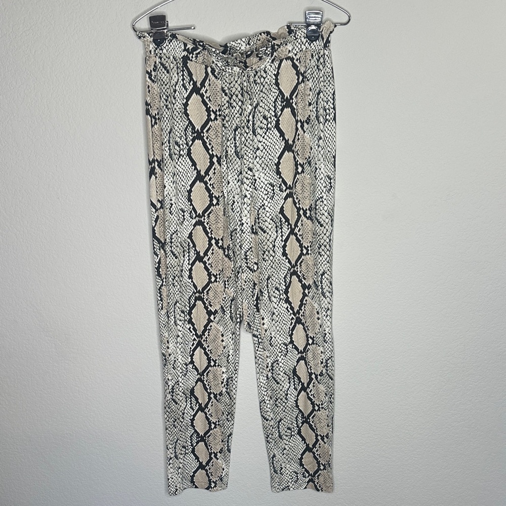 Frank Lyman Design Gray and Cream Pants